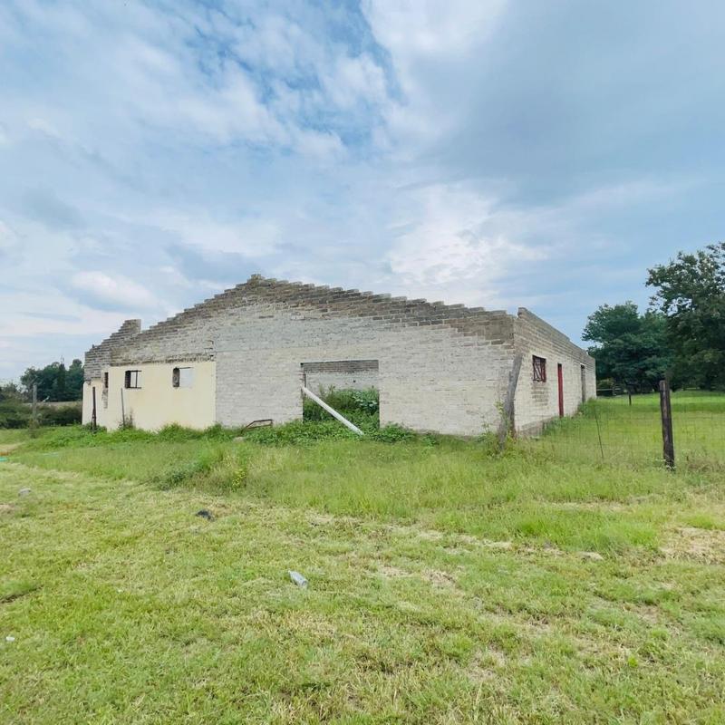 7 Bedroom Property for Sale in Golf View North West